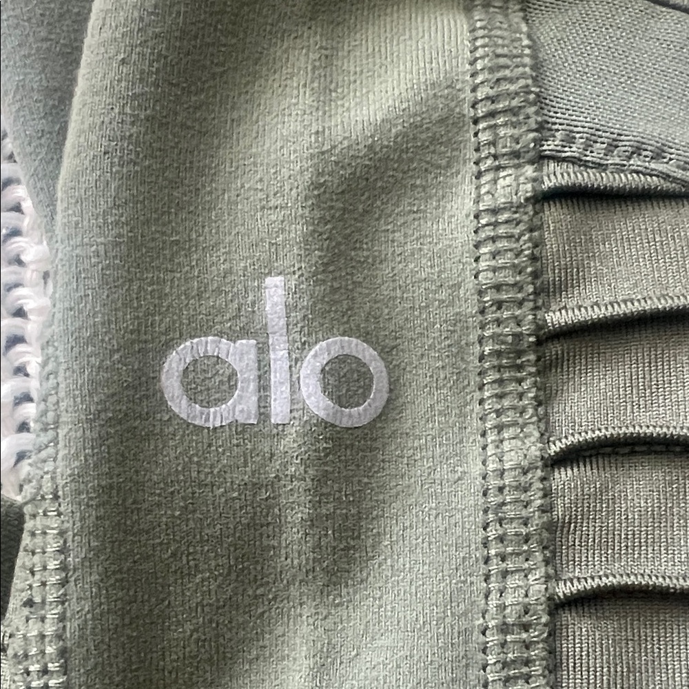 ALO Yoga Sage Green Women's Leggings - Picture 2 of 12